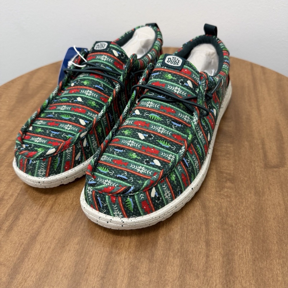 Hey Dude Wally Merry Fishmas sweater Loafers Men Sz 10 Christmas Fish Green Red